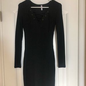 Very cute ribbed black dress